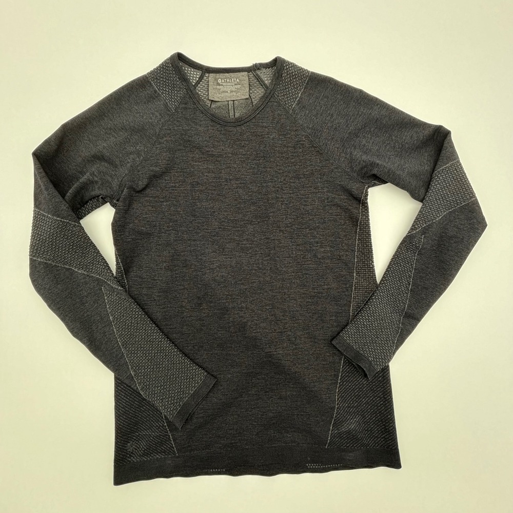 Athleta Women's Long Sleeve Top Activewear Gray Athletic Pullover Vented Small